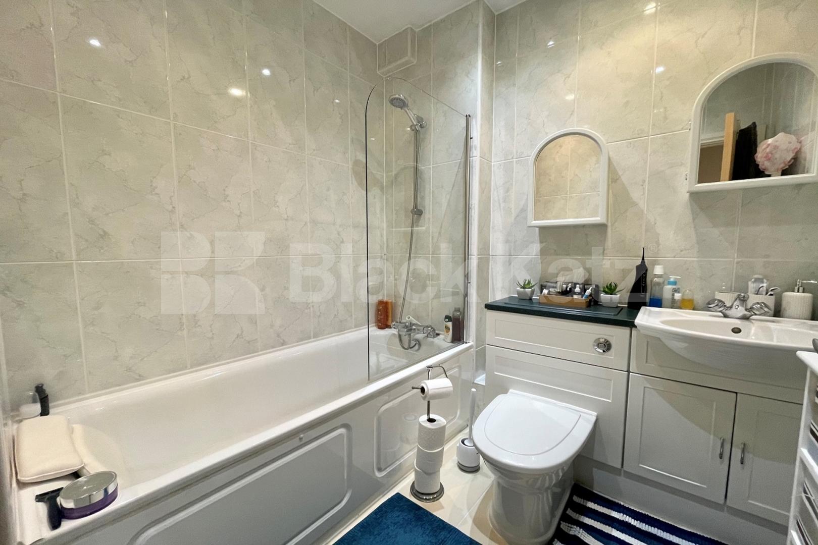 Superbly located larger than average duplex apartment  Oxford Drive, Bermondsey street/ London Bridge