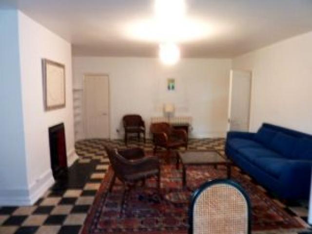 			2 Bedroom, 1 bath, 1 reception Flat			 Belsize Square, BELSIZE PARK