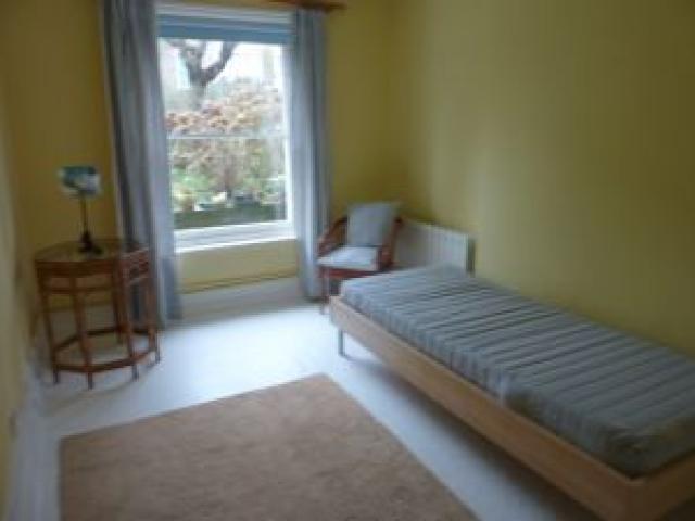 			2 Bedroom, 1 bath, 1 reception Flat			 Belsize Square, BELSIZE PARK