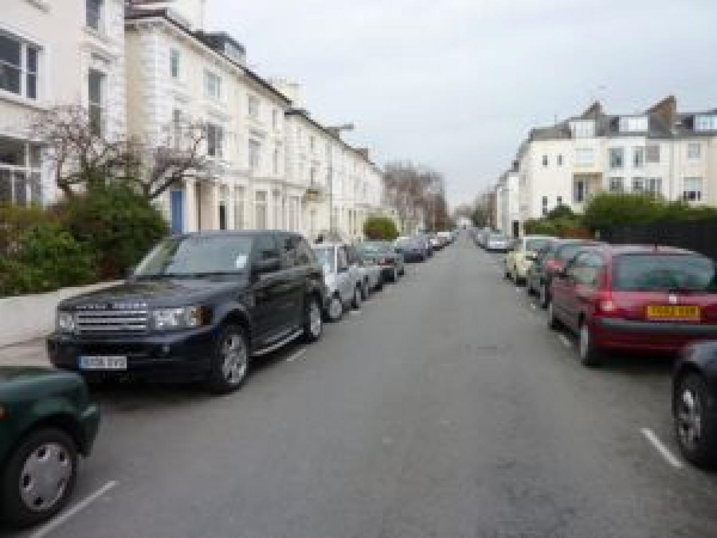 			2 Bedroom, 1 bath, 1 reception Flat			 Belsize Square, BELSIZE PARK