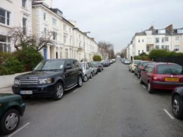 			2 Bedroom, 1 bath, 1 reception Flat			 Belsize Square, BELSIZE PARK