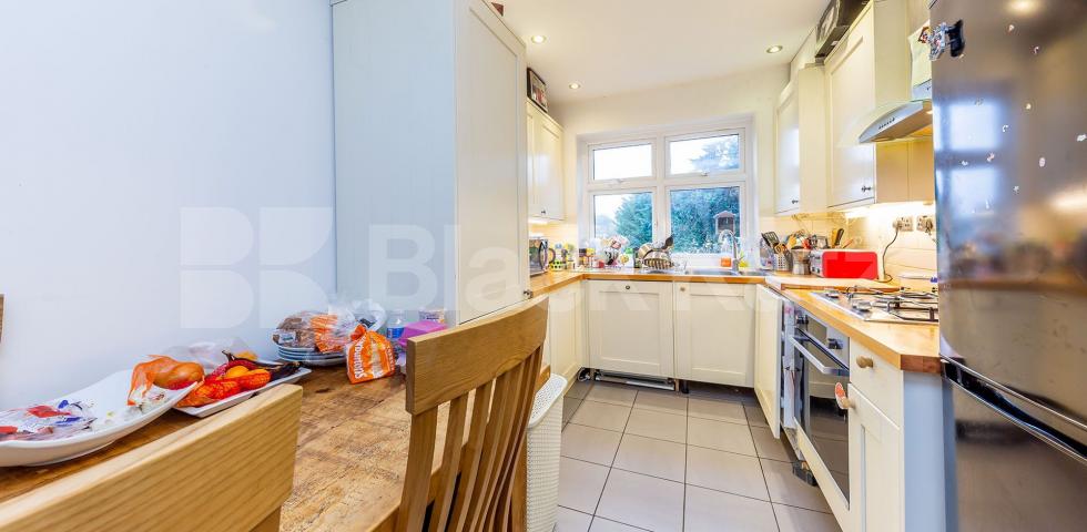 			3 Bedroom, 1 bath, 1 reception House			 Netherlands Road, East Barnet Village / Oakleigh Park