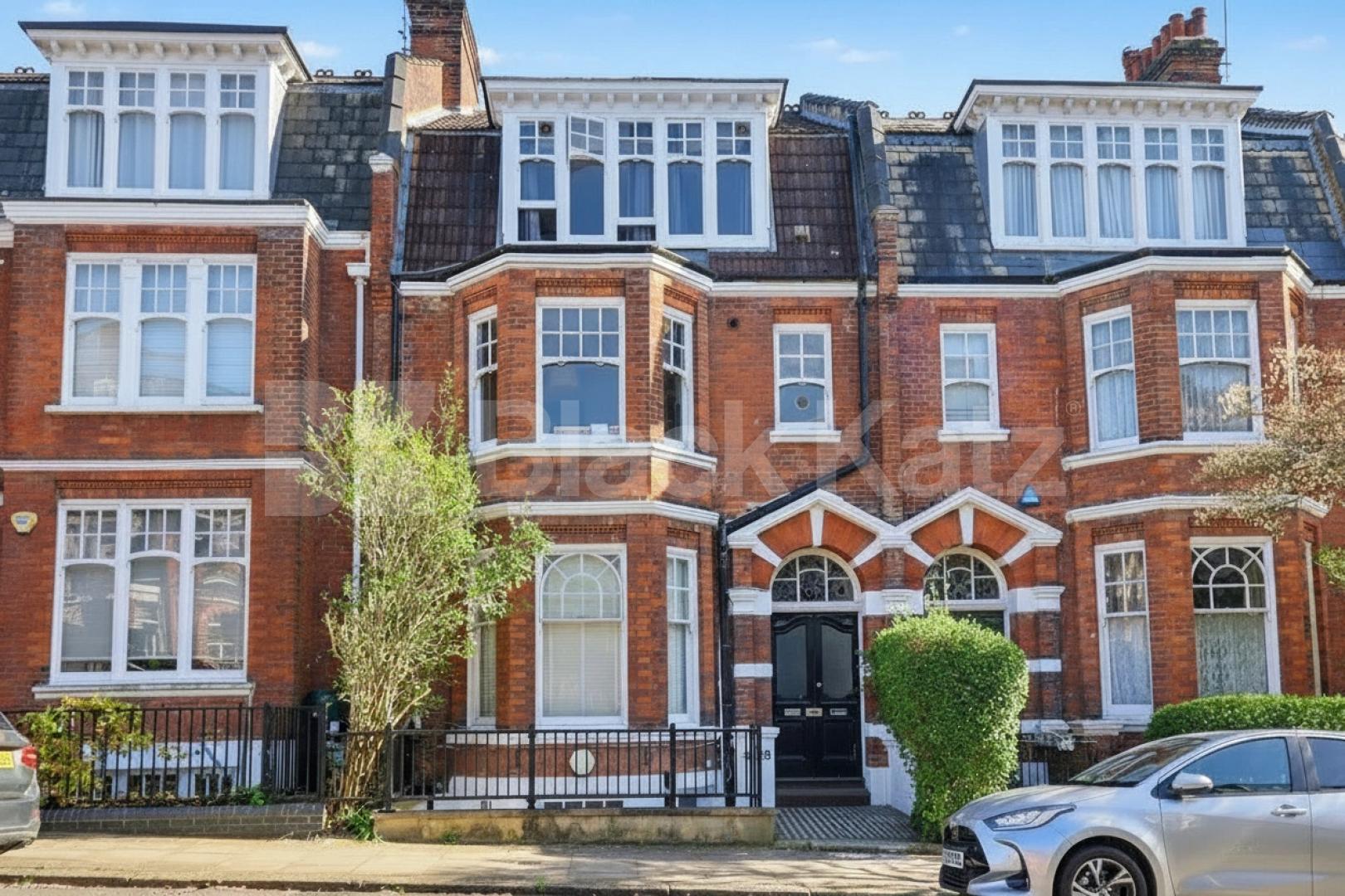 A well-presented one-bedroom apartment situated on the sought-after Glenloch Road, NW3 Glenloch road, Belsize Park, NW3 (Gas and Water Included),  London