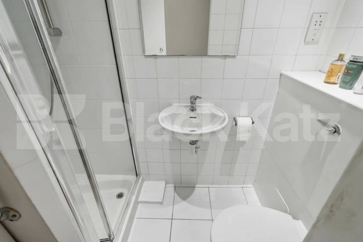 A well-presented and spacious studio apartment arranged over a mezzanine level, ideally located on the sought-after Fitzjohn’s Avenue in NW3.This furnished property features a bright and airy living area with a raised mezzanine sleeping space, crea Fitzjohns Avenue, Hampstead, NW3 (Inclusive of Gas and Water),  London