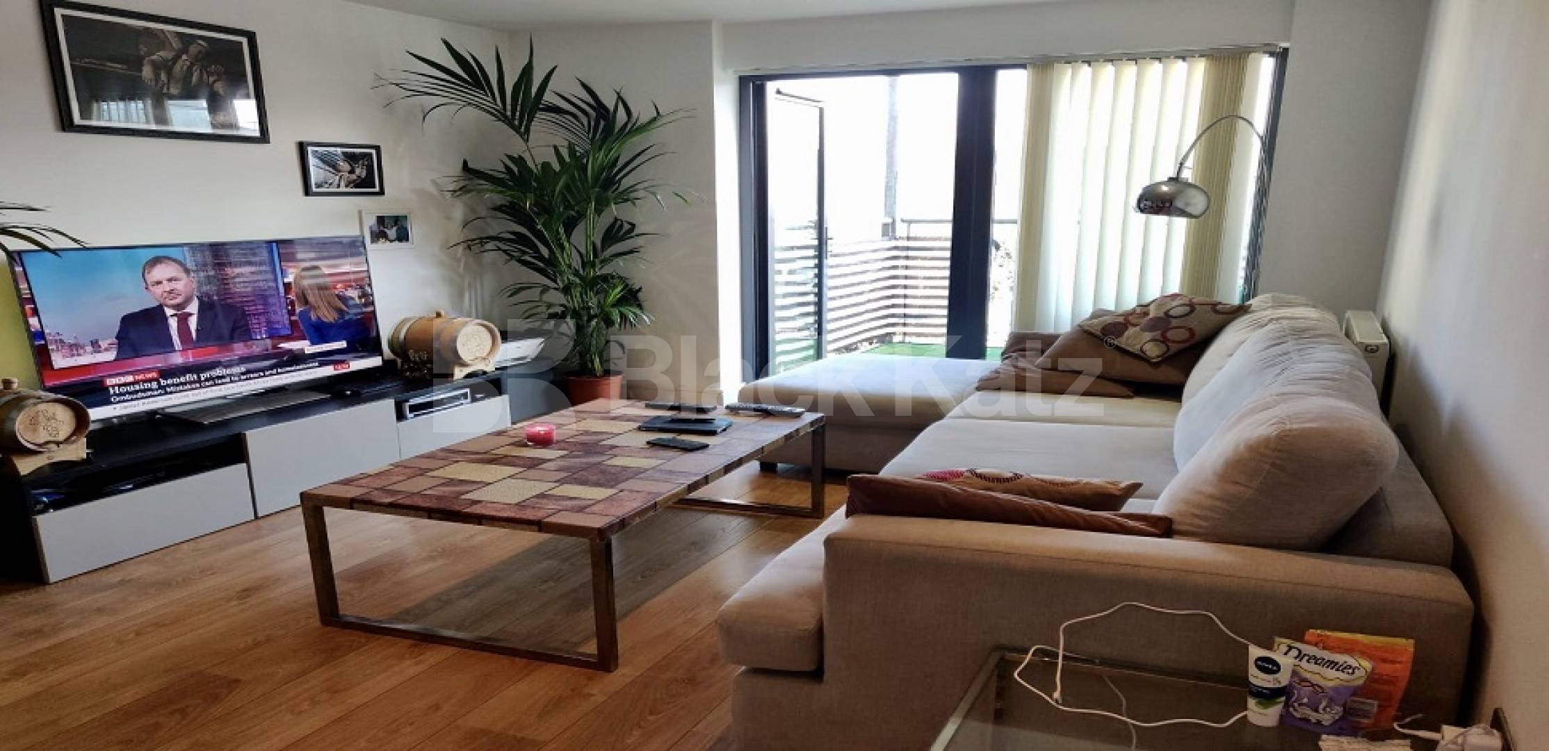 			LET , 2 Bedroom, 1 bath, 1 reception Apartment			 Jude Street - St Lukes Square, Canning Town