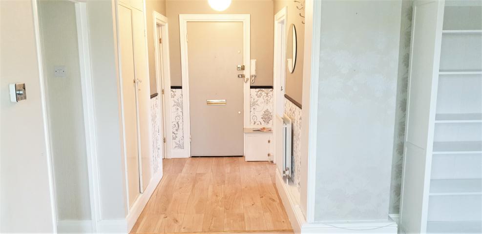			2 Bedroom, 1 bath, 1 reception Flat			 West End Lane, WEST HAMPSTEAD
