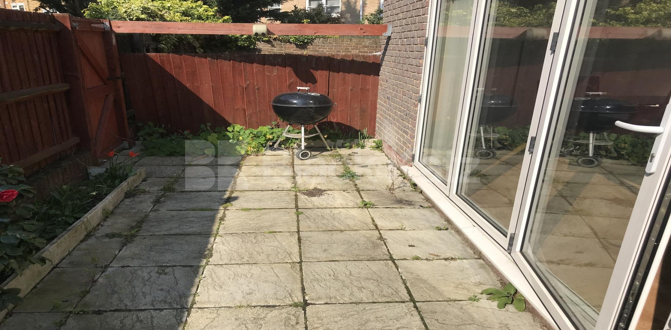 			LET , 4 Bedroom, 1 bath, 1 reception House			 Clarence Avenue, Clapham Park