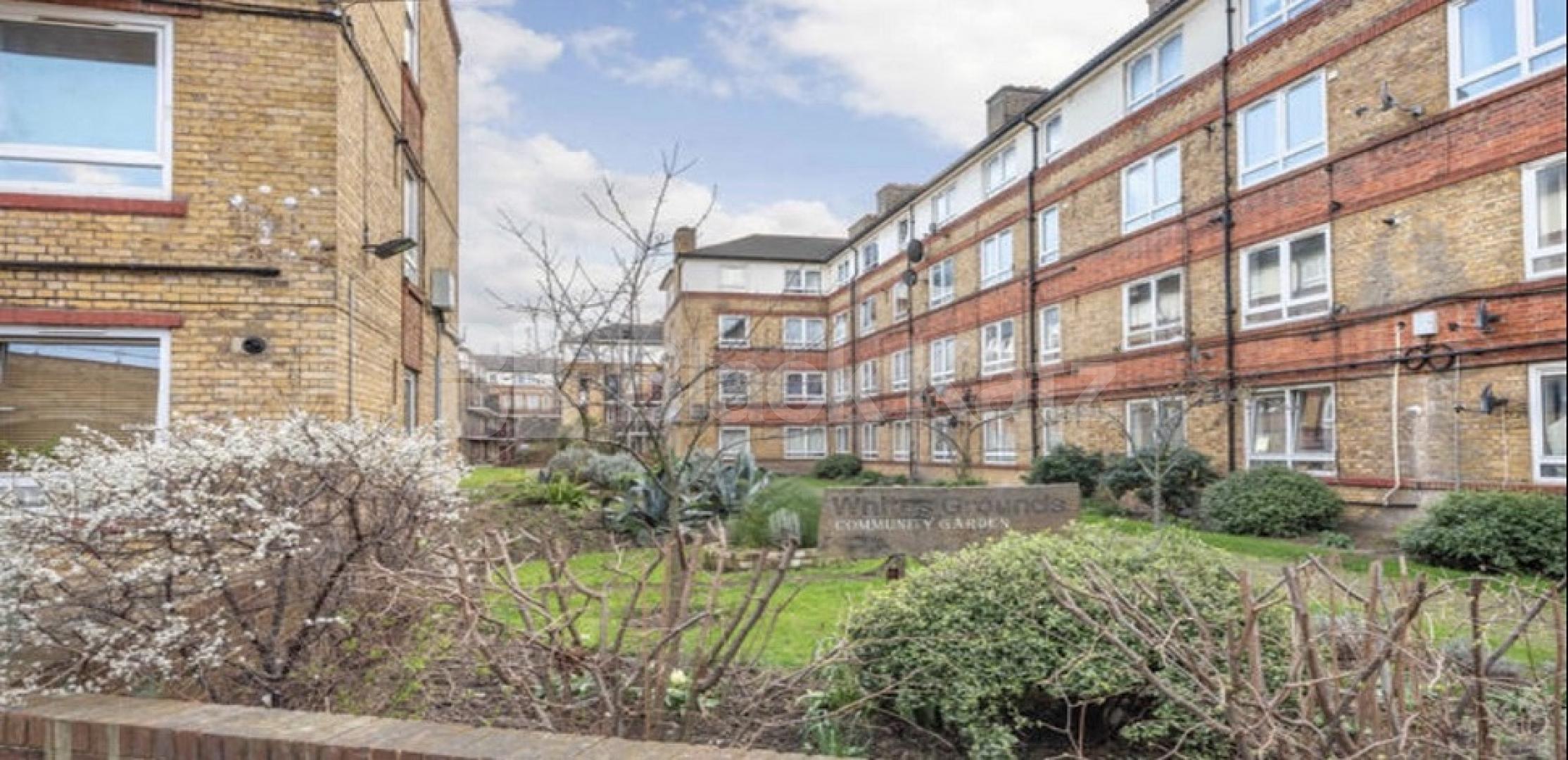 			LET , 3 Bedroom, 1 bath, 1 reception Apartment			 Whites Grounds Estate, London Bridge