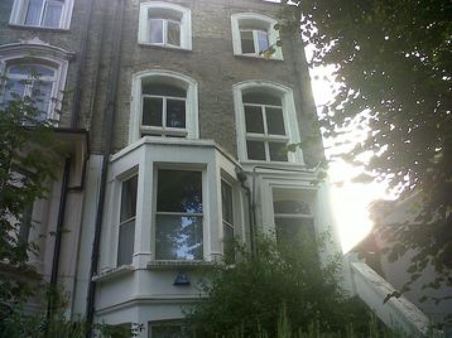 			1 Bedroom, 1 bath, 1 reception Flat			 Upper Park Walk, BELSIZE PARK