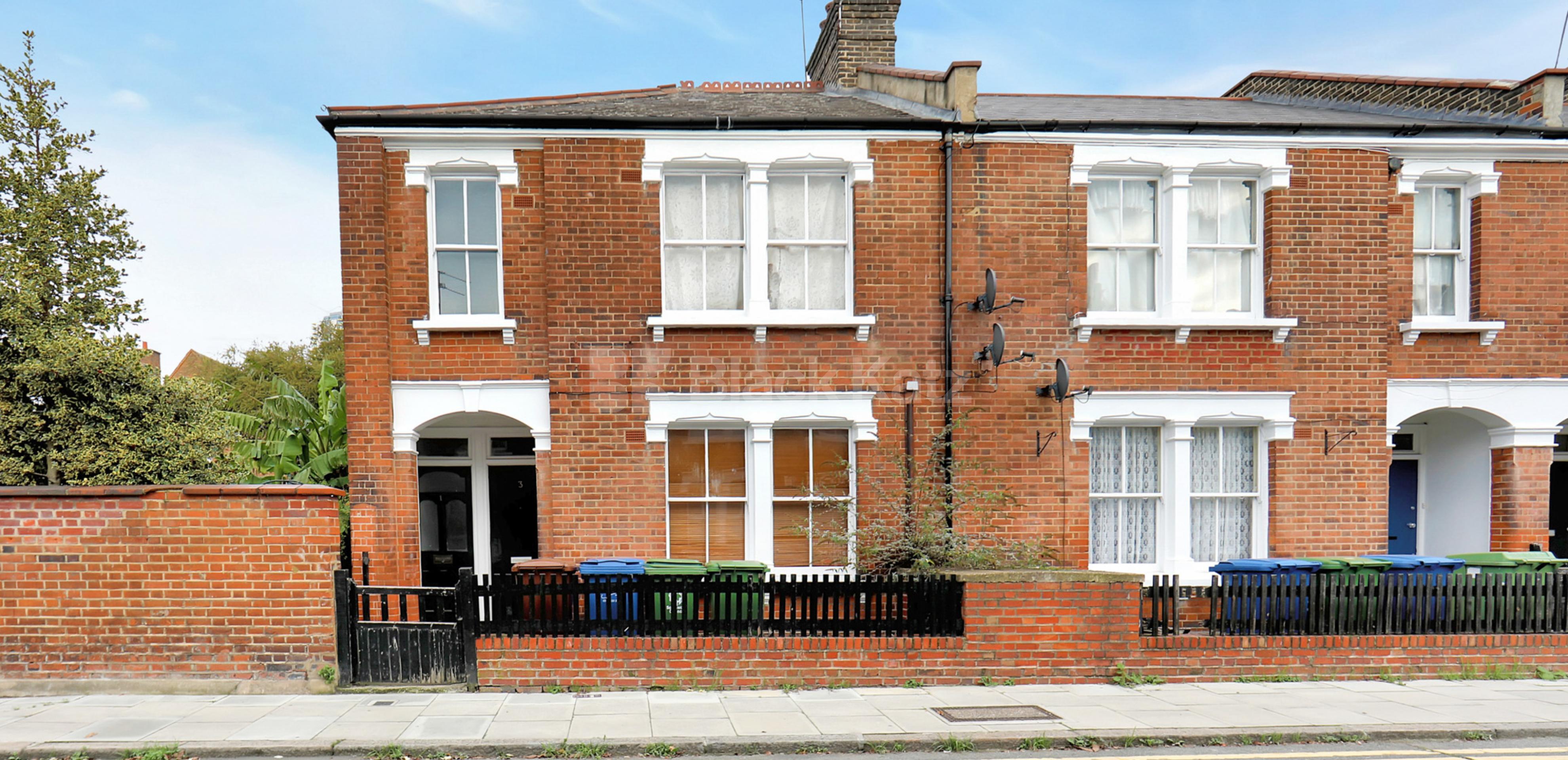 			LET , 2 Bedroom, 1 bath, 1 reception Apartment			 Ambergate Street , Kennington  SE17