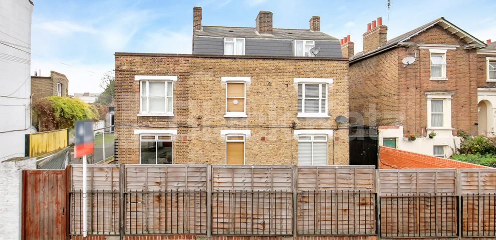 			UNDER OFFER , 1 Bedroom, 1 bath, 1 reception Apartment			 Stonhouse Street, Clapham High Street