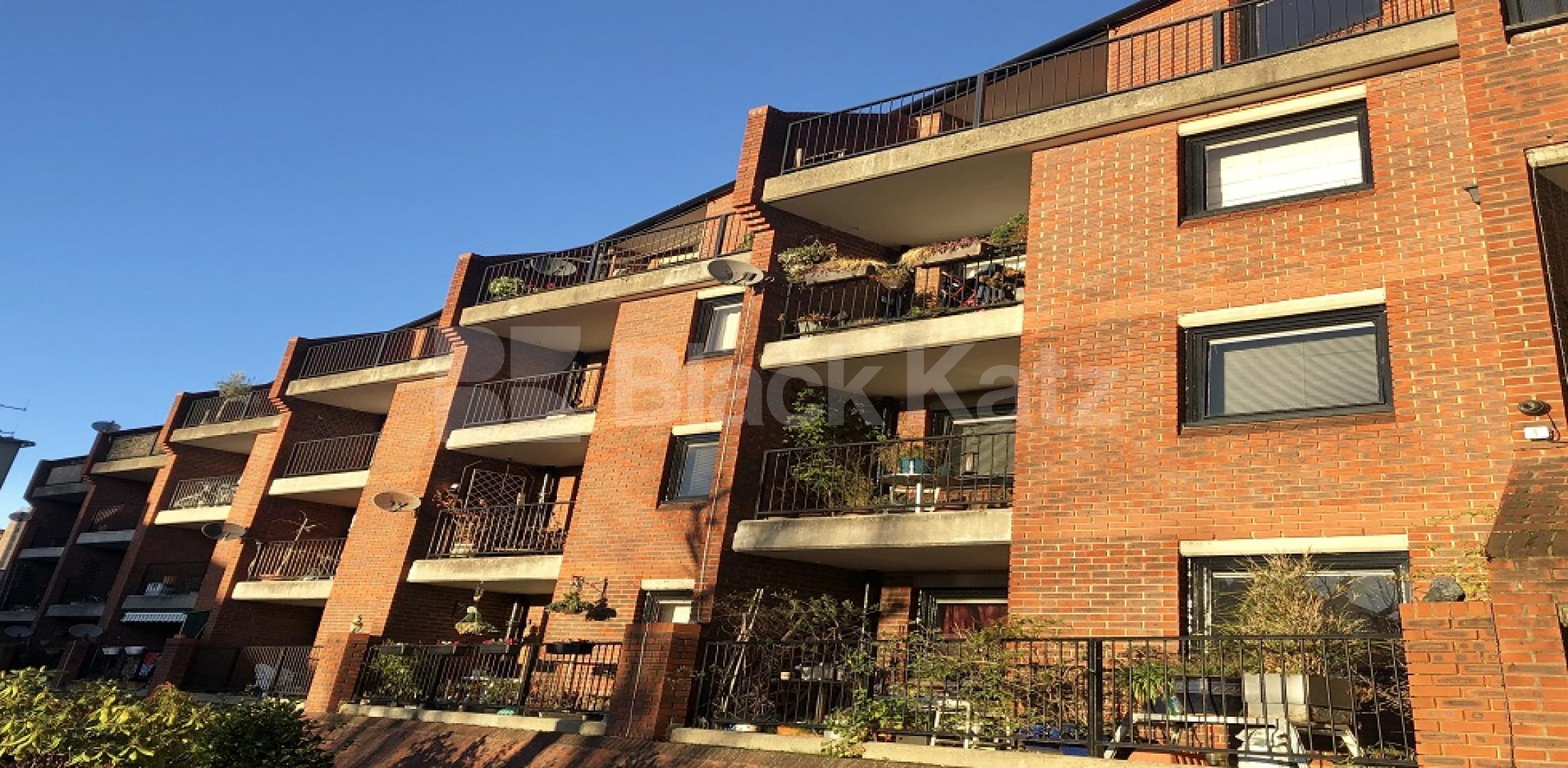 			LET  , 2 Bedroom, 1 bath, 0 reception Apartment			 Coopers Close, Lambeth North/ Waterloo