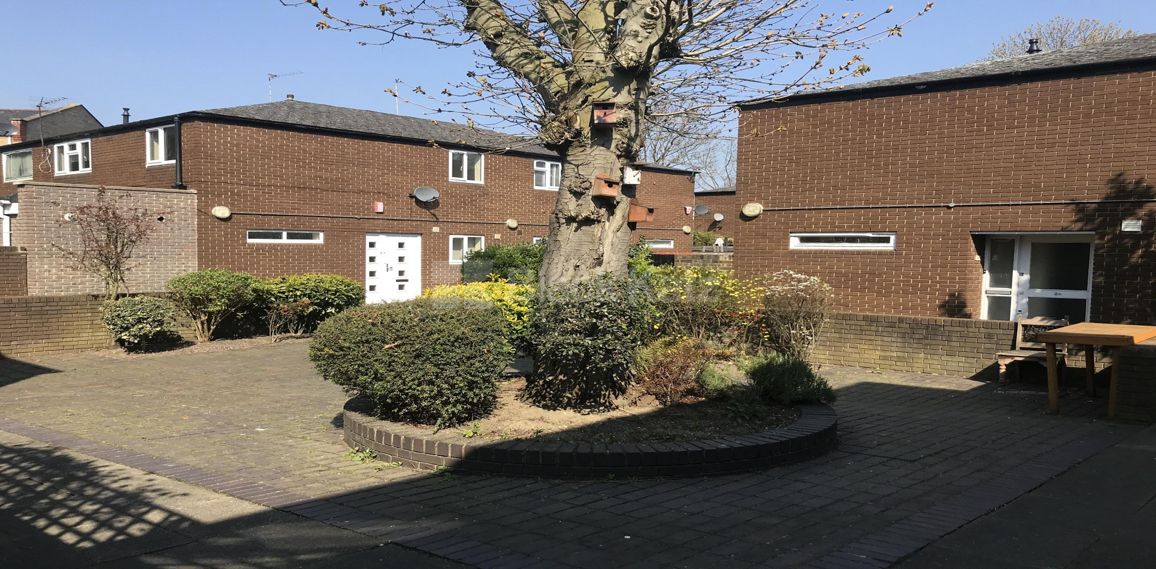 			LET , 4 Bedroom, 1 bath, 1 reception House			 Clarence Avenue, Clapham Park SW4