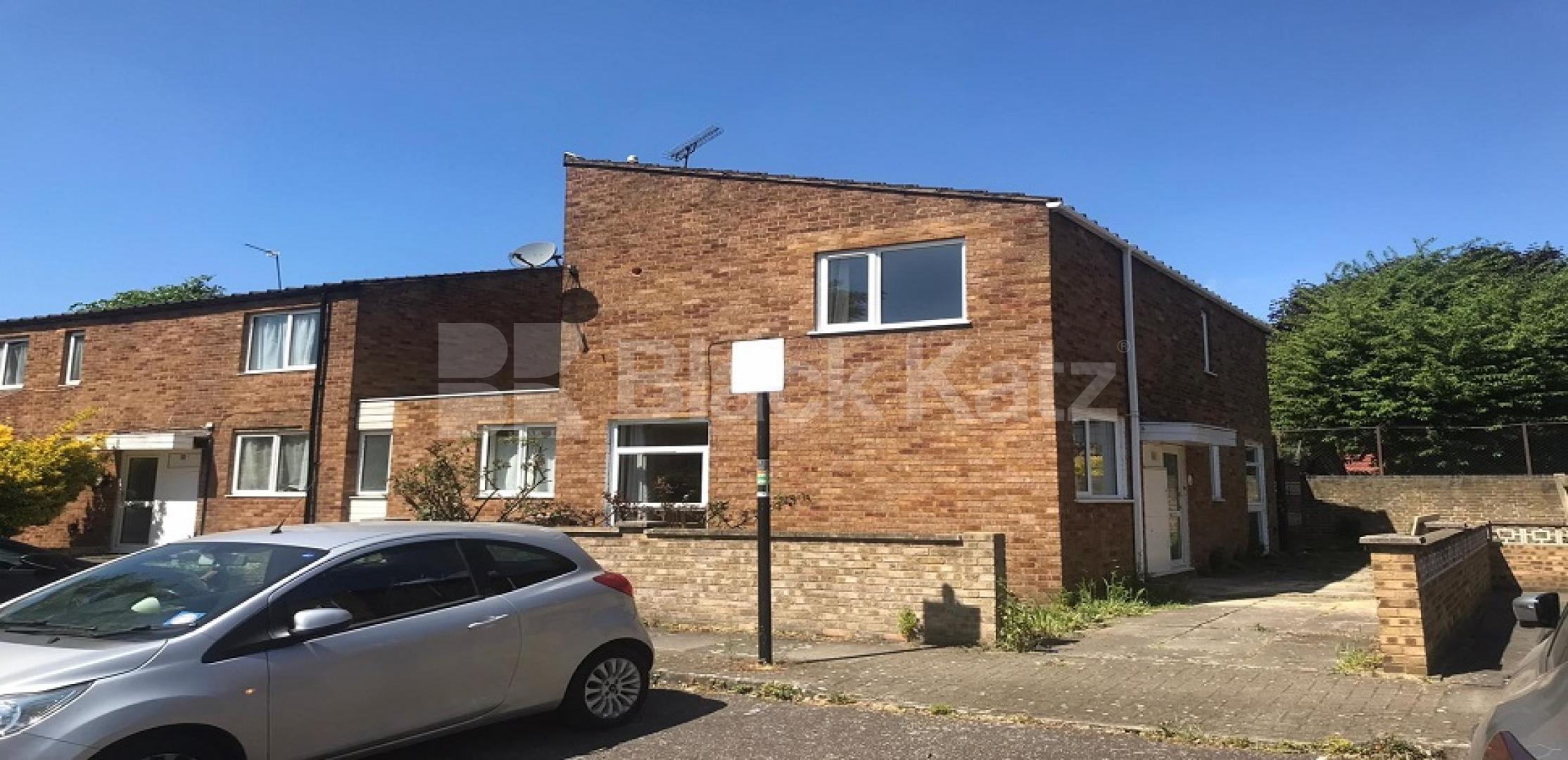 			LET , 4 Bedroom, 1 bath, 1 reception House			 Dunston Road, Clapham Junction