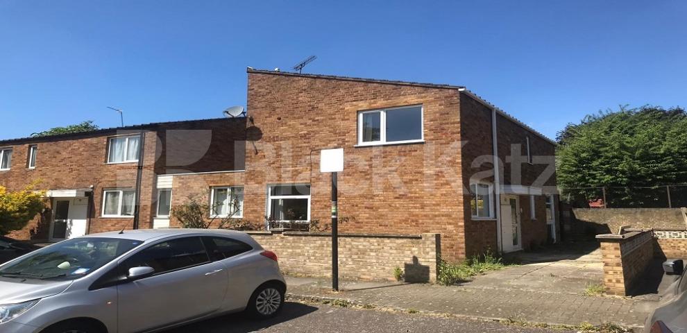 			LET , 4 Bedroom, 1 bath, 1 reception House			 Dunston Road, Clapham Junction