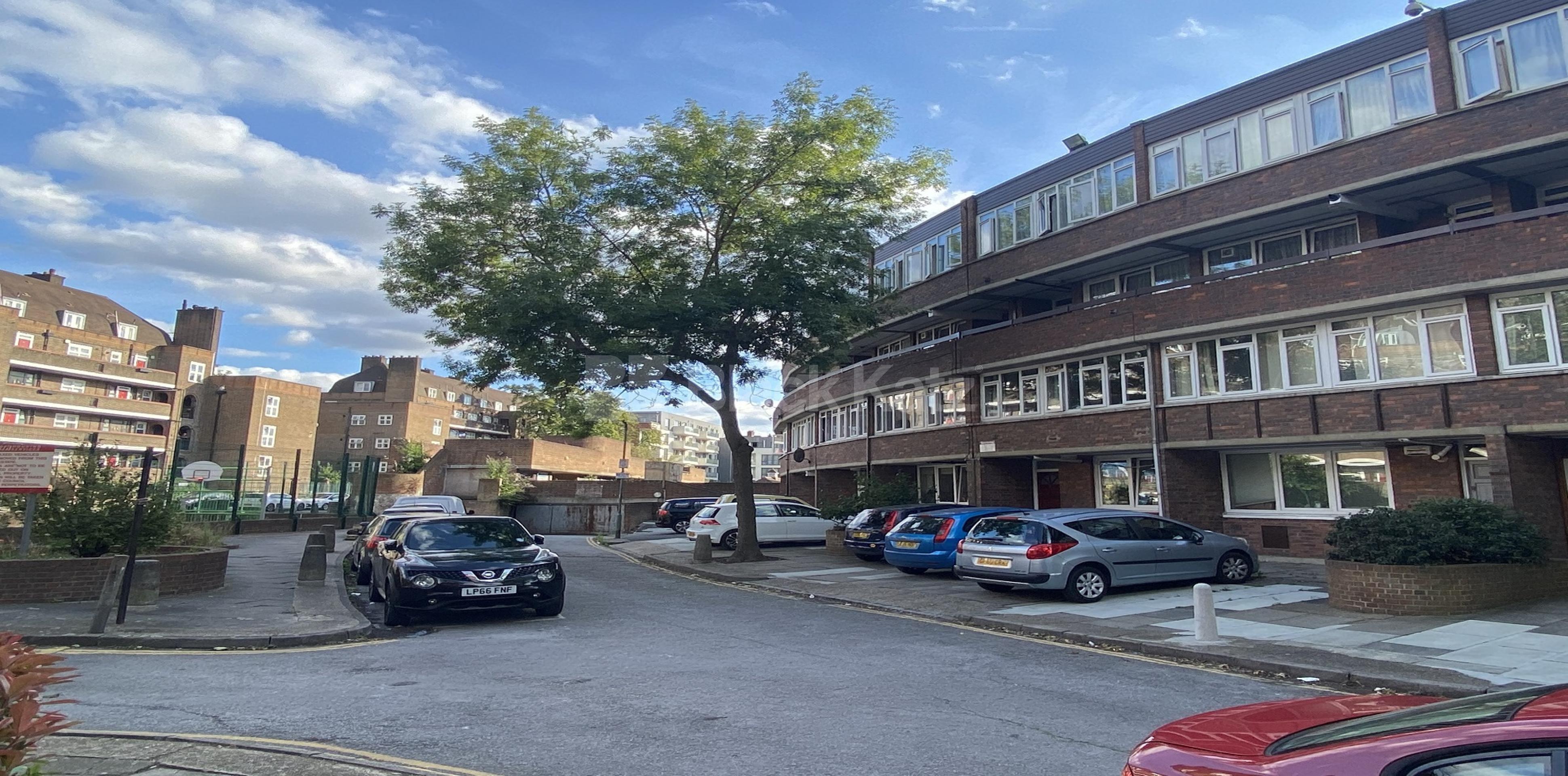 			NEW INSTRUCTION, 5 Bedroom, 1 bath, 1 reception Apartment			 Blore Close, Stockwell  SW8