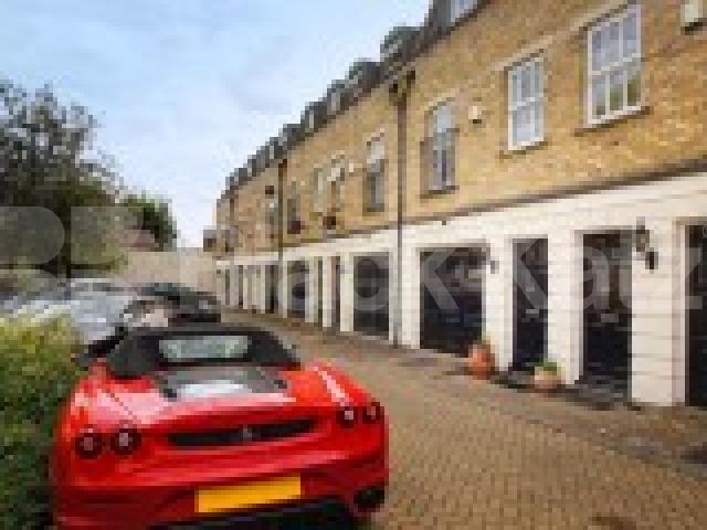 			NEW INSTRUCTION, 3 Bedroom, 1 bath, 1 reception Mews House			 Heritage Court, Trundleys Road , Surrey Quays