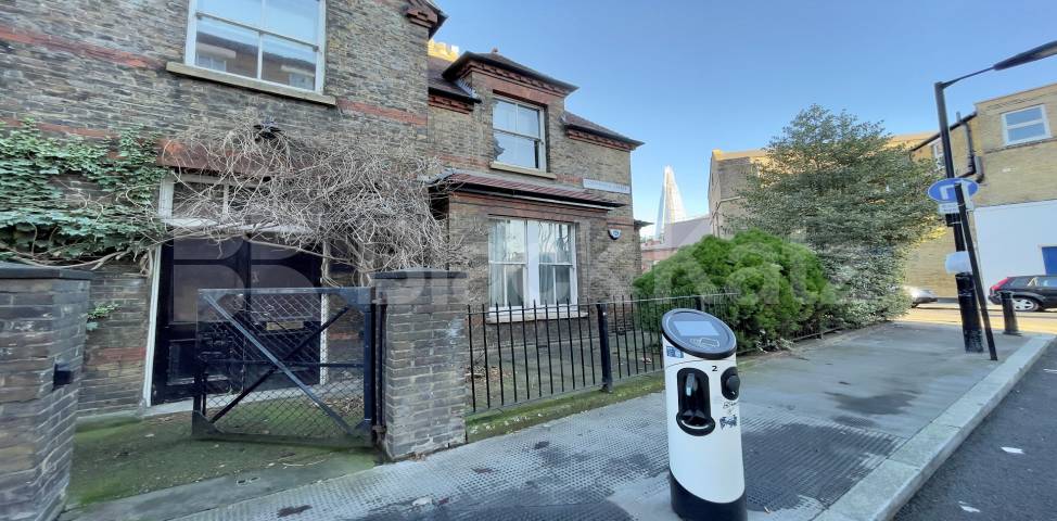 			LET, 1 Bedroom, 1 bath, 1 reception Apartment			 Copperfield Street, London Bridge / Southwark/ Borough borders