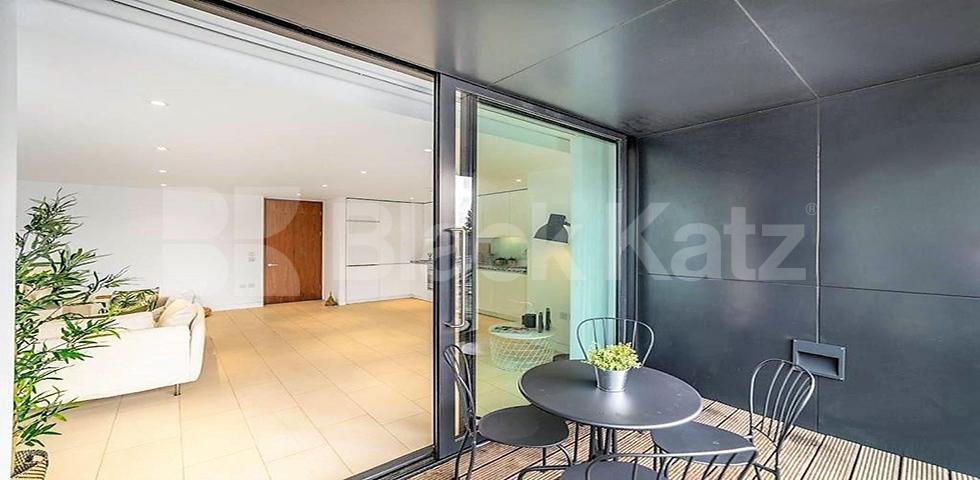 			LUXURY 3 BED BY REGENTS PARK!, 3 Bedroom, 2 bath, 1 reception Flat			 Lattitude House, Oval Road, REGENTS PARK-CAMDEN