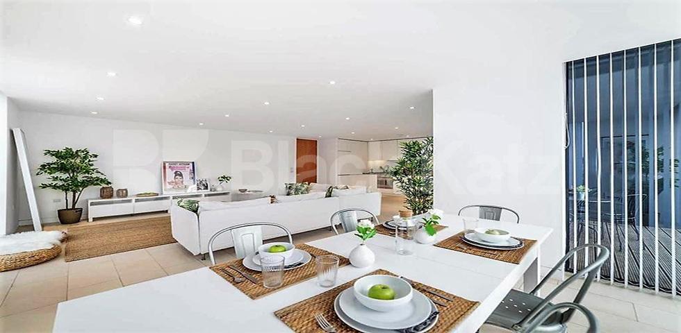 			LUXURY 3 BED BY REGENTS PARK!, 3 Bedroom, 2 bath, 1 reception Flat			 Lattitude House, Oval Road, REGENTS PARK-CAMDEN