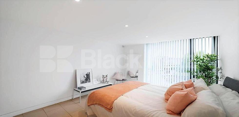 			LUXURY 3 BED BY REGENTS PARK!, 3 Bedroom, 2 bath, 1 reception Flat			 Lattitude House, Oval Road, REGENTS PARK-CAMDEN