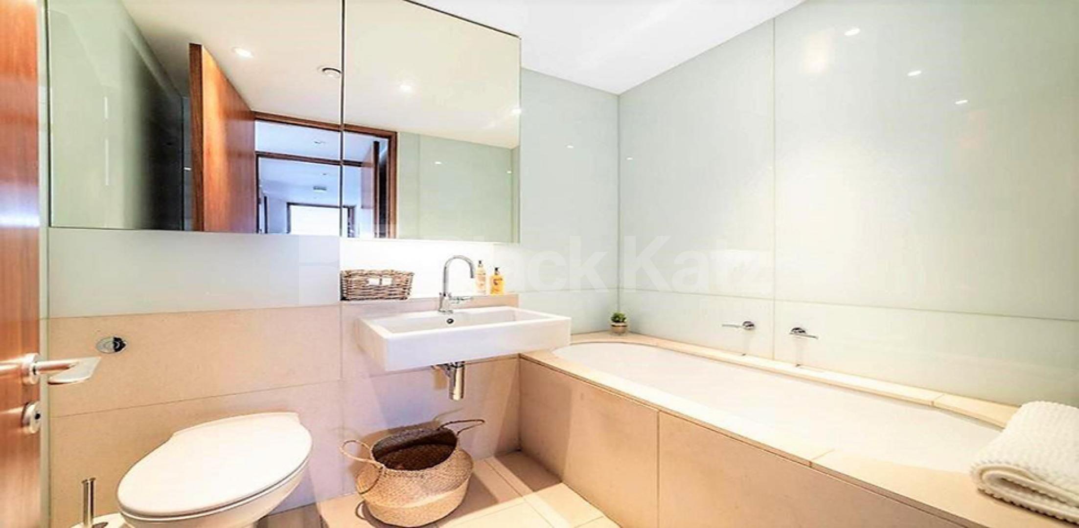 			LUXURY 3 BED BY REGENTS PARK!, 3 Bedroom, 2 bath, 1 reception Flat			 Lattitude House, Oval Road, REGENTS PARK-CAMDEN