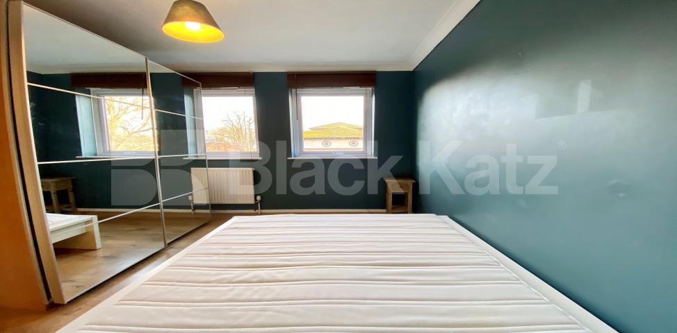 			LET , 1 Bedroom, 1 bath, 1 reception Apartment			 Oxley Close SE1, Bermondsey