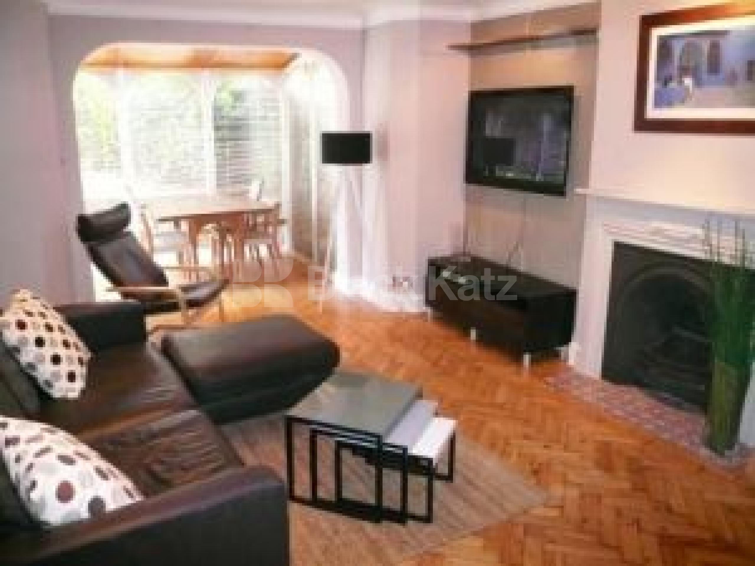 			LOCATION LOCATION LOCATION!!!, 2 Bedroom, 1 bath, 1 reception Flat			 Primrose Gardens, BELSIZE PARK NW3