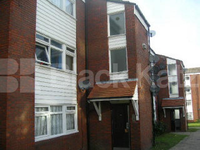 			2 Bedroom, 1 bath, 1 reception Flat			 Font Hills, EAST FINCHLEY