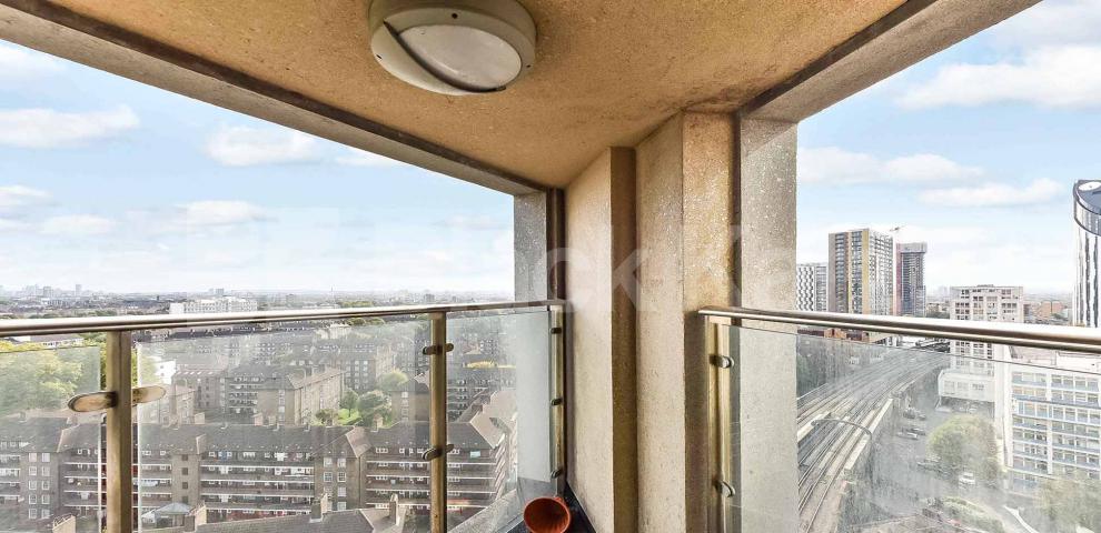 Stunning views of the cityscape The Pioneer Building  Newington Causeway, Borough / Elephant Castle