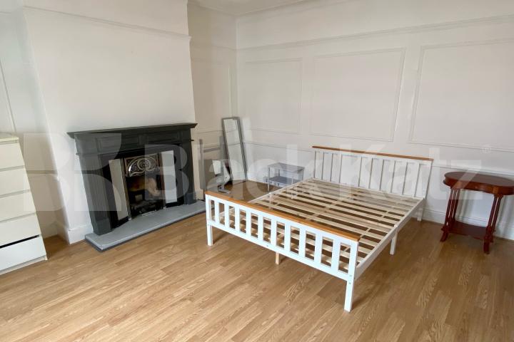 Period house offering 1250 Sq. Ft. of living & entertaining space  Porden Road, Brixton