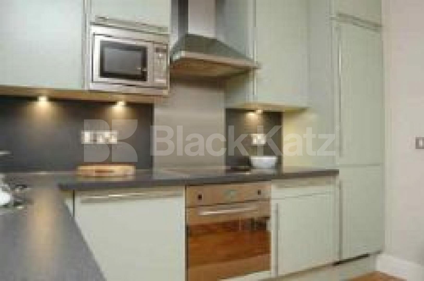 			NEW INSTRUCTION, 1 Bedroom, 1 bath, 1 reception Flat			 Pepys Street, TOWER HILL