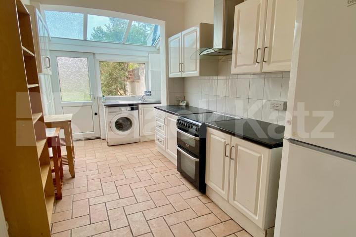 Period house offering 1250 Sq. Ft. of living & entertaining space  Porden Road, Brixton