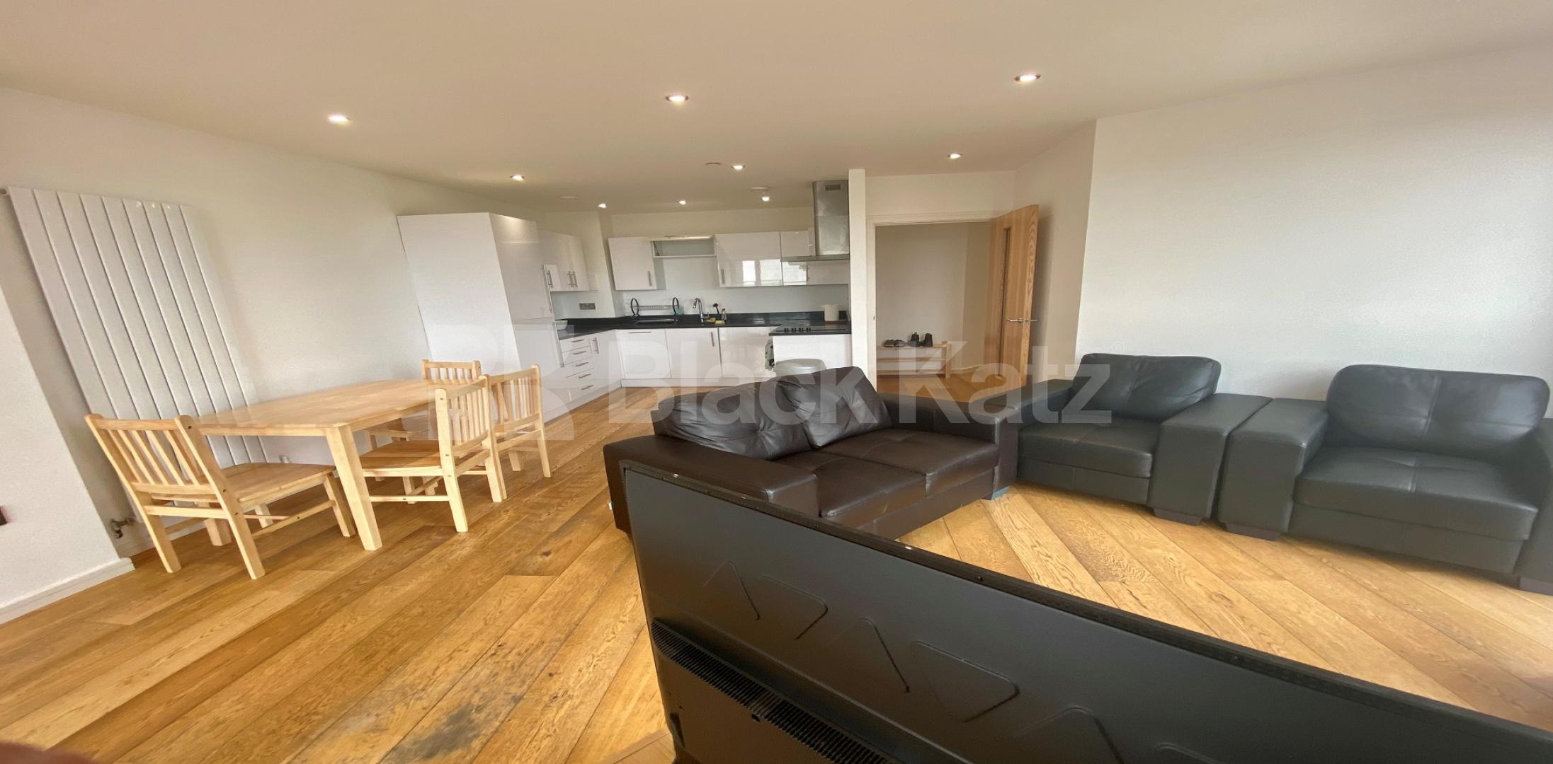 Stunning views of the London skyline The Pioneer Building  Newington Causeway, Borough/Elephant And Castle