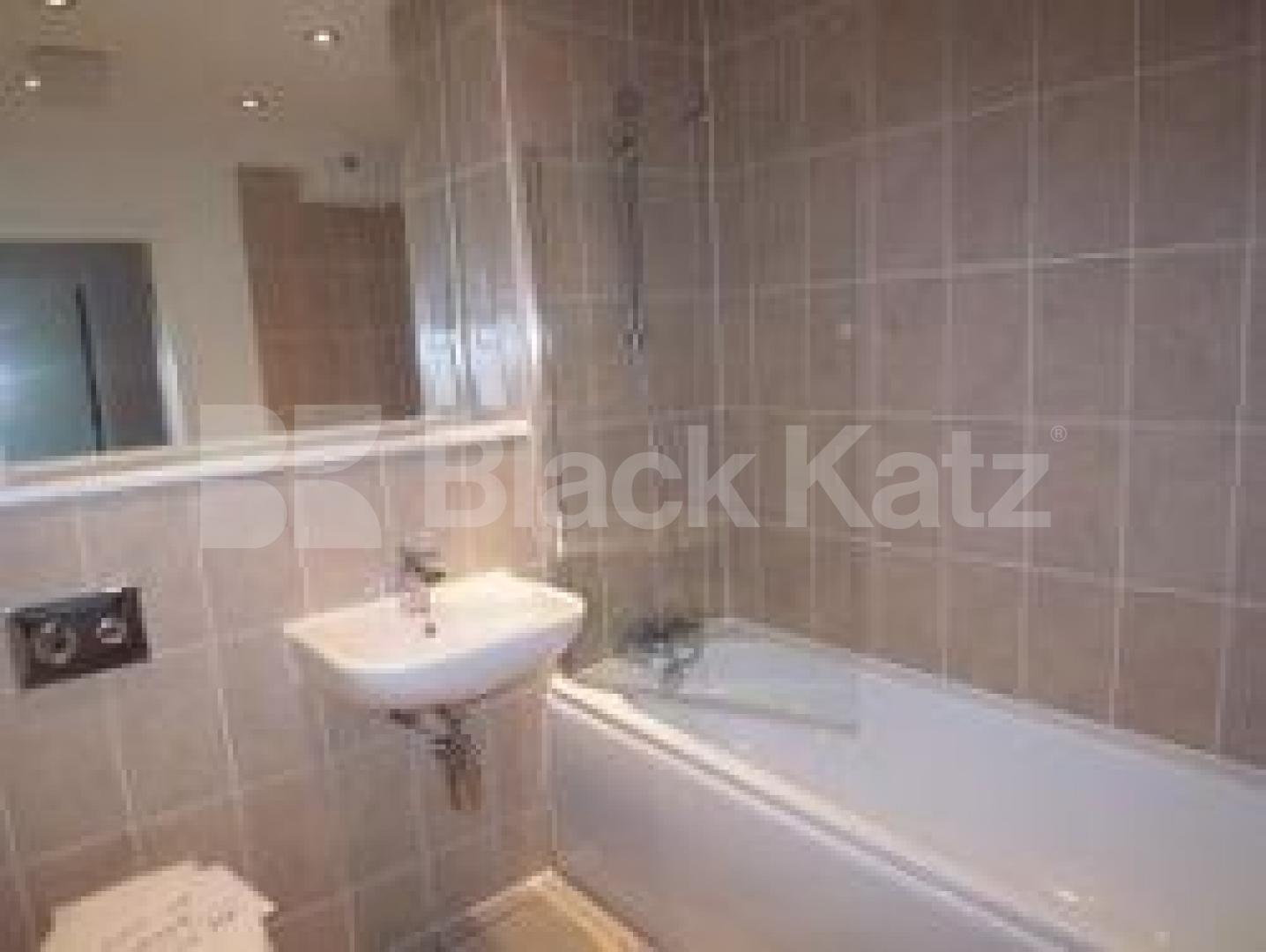 			New Instuction, 2 Bedroom, 1 bath, 1 reception Flat			 Sheborne Street, Islington