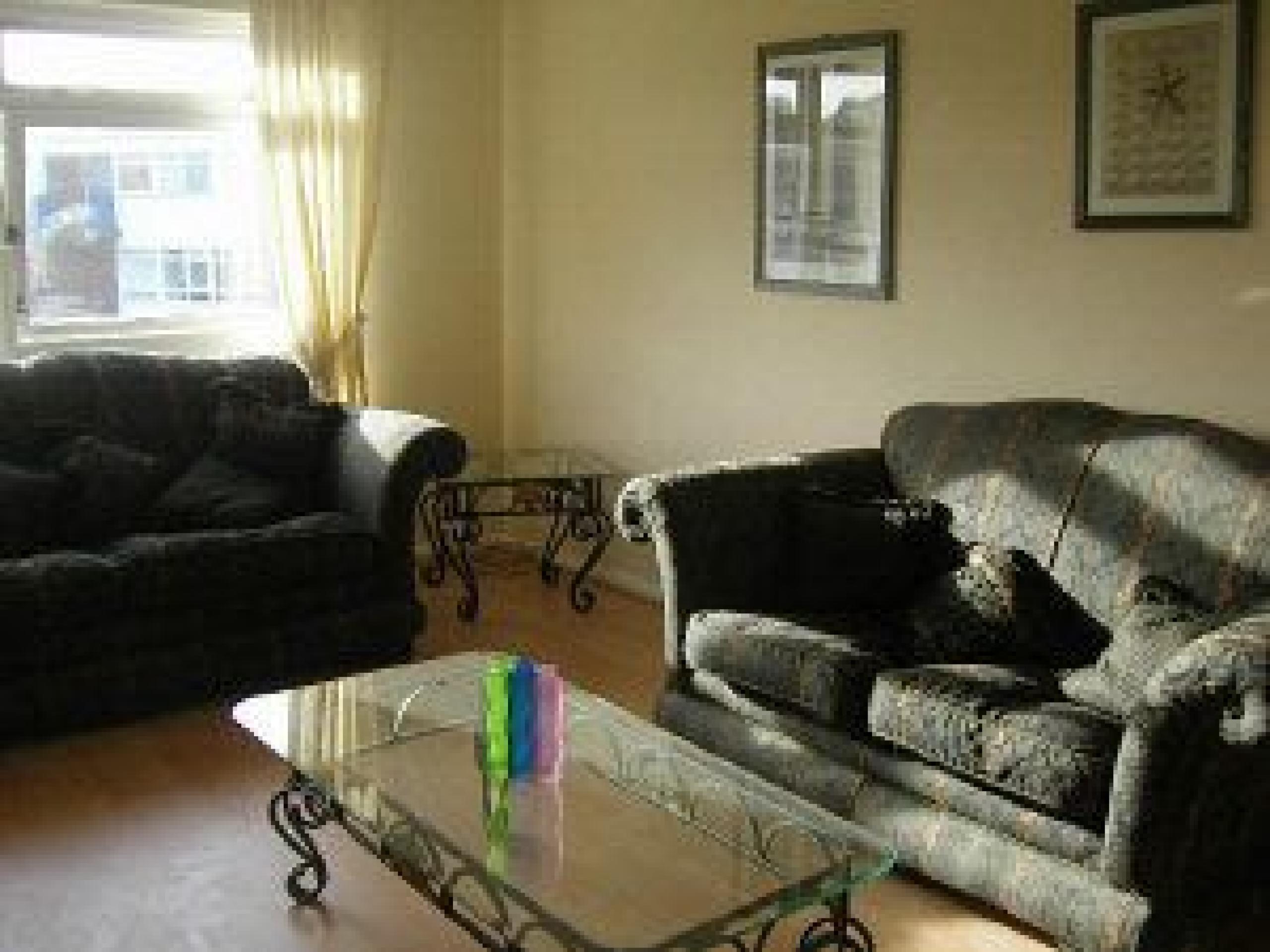 			2 Bedroom, 1 bath, 1 reception Flat			 Fonthills, EAST FINCHLEY N2