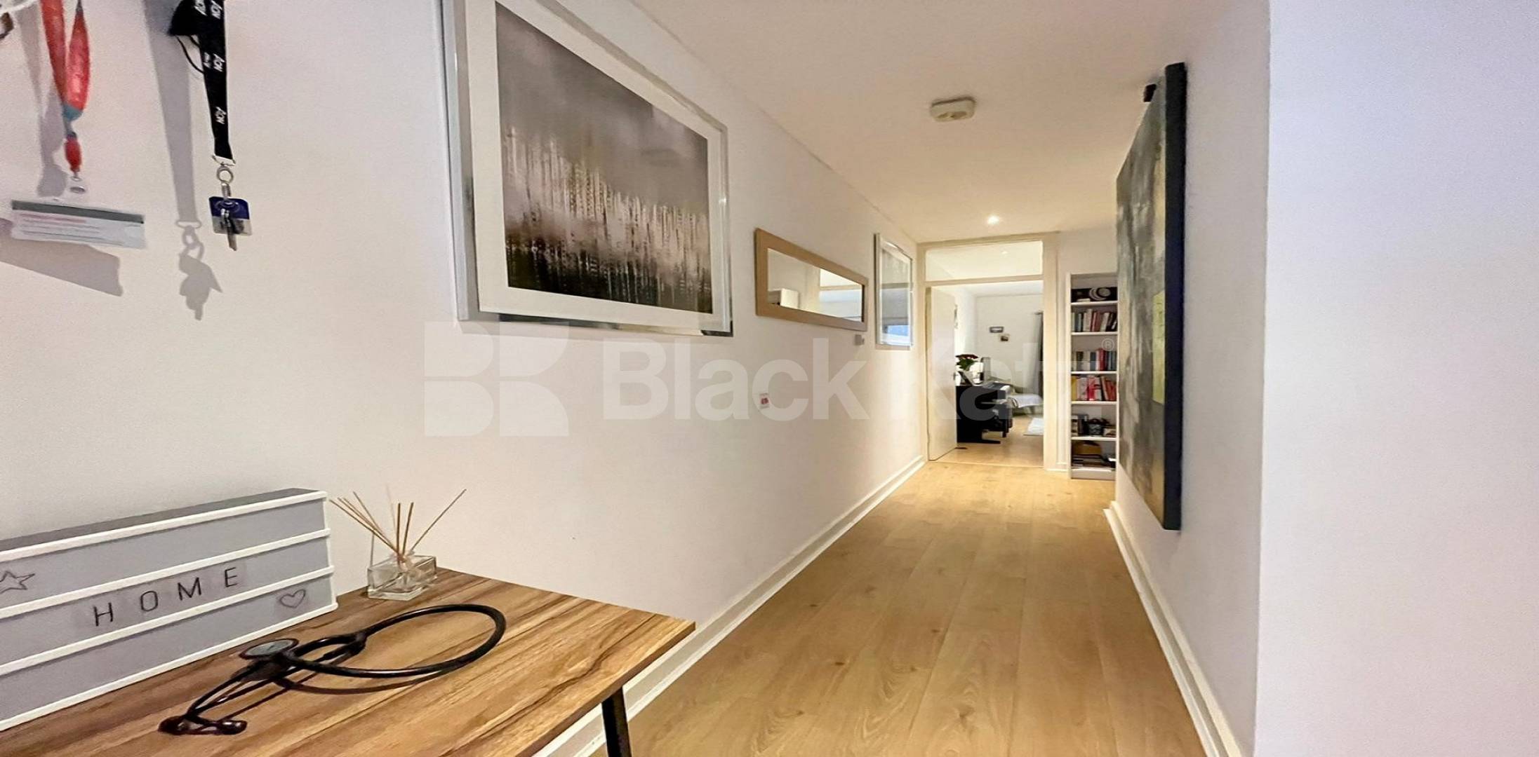 			New Instruction , 1 Bedroom, 1 bath, 1 reception Apartment			 Petticoat Square. Middlesex Street.  , Liverpool Street.