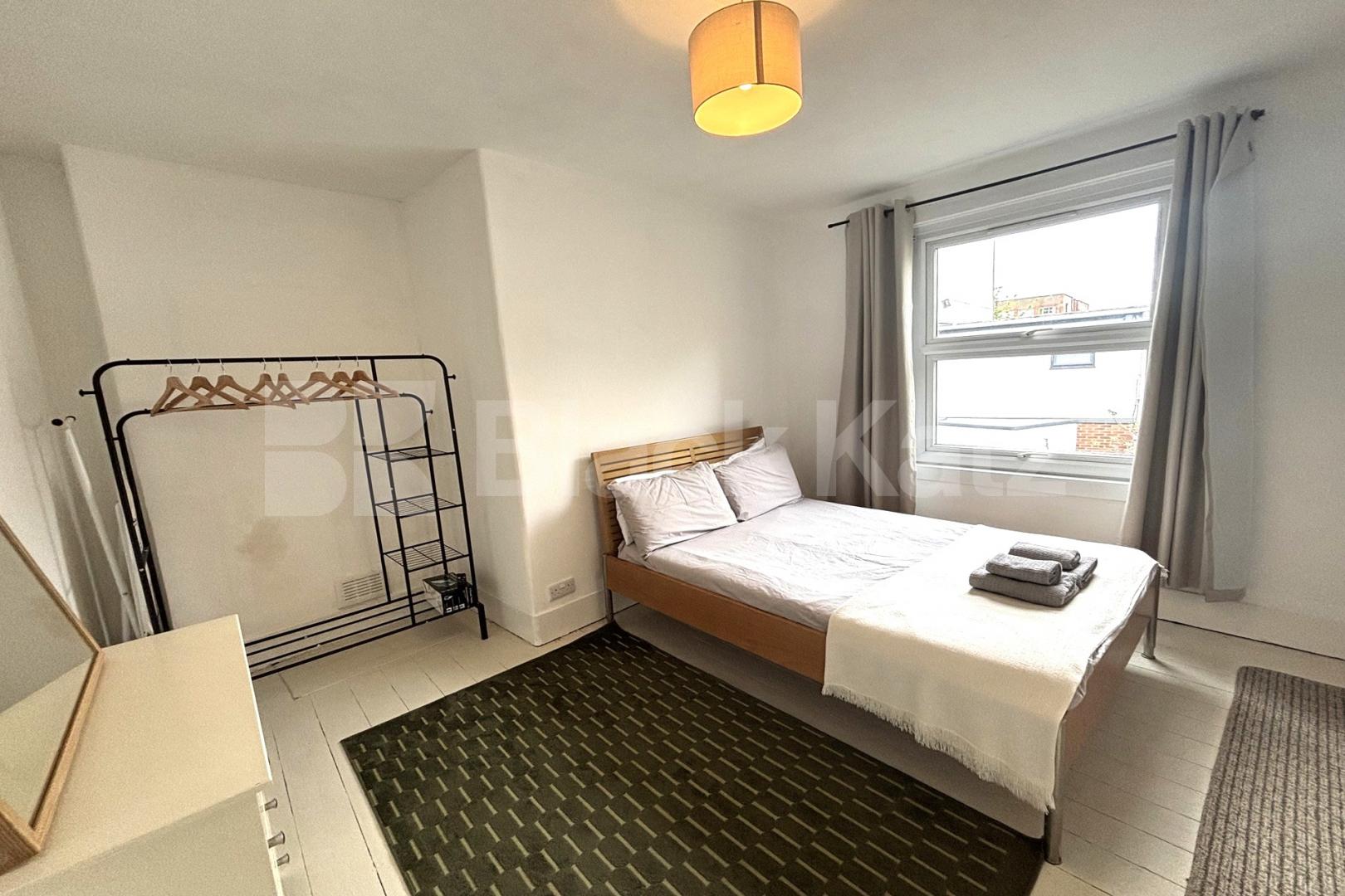 Stylish top floor period conversion  Preston Close, Elephant and Castle