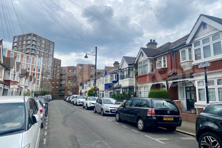 Period house offering 1250 Sq. Ft. of living & entertaining space  Porden Road, Brixton