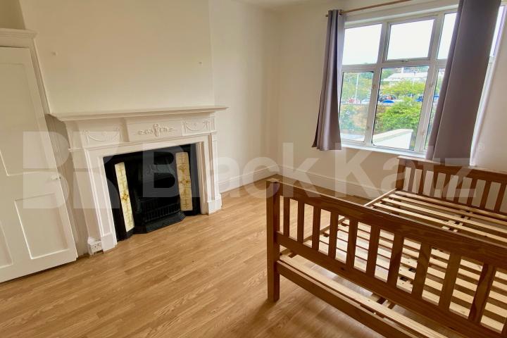 Period house offering 1250 Sq. Ft. of living & entertaining space  Porden Road, Brixton