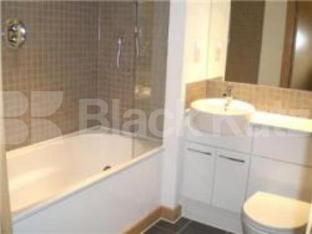 			Must see!!!!, 2 Bedroom, 1 bath, 1 reception Flat			 The Terrace Drayton Park, Highbury