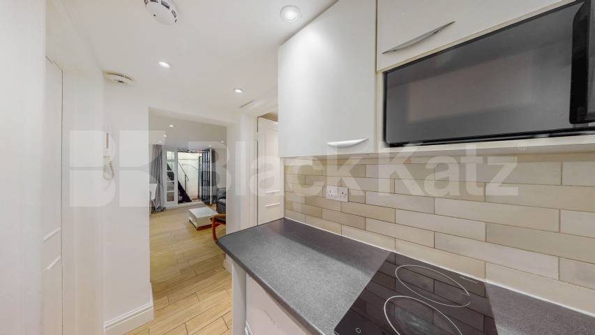 Modern Studio walking distance to Marylebone Tube & Regents Park  Harewood Avenue, Marylebone