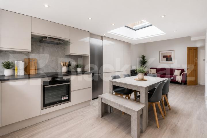 Stunning Six Bedroom House with Three Bathrooms & Private Garden Pakeman Street , Holloway