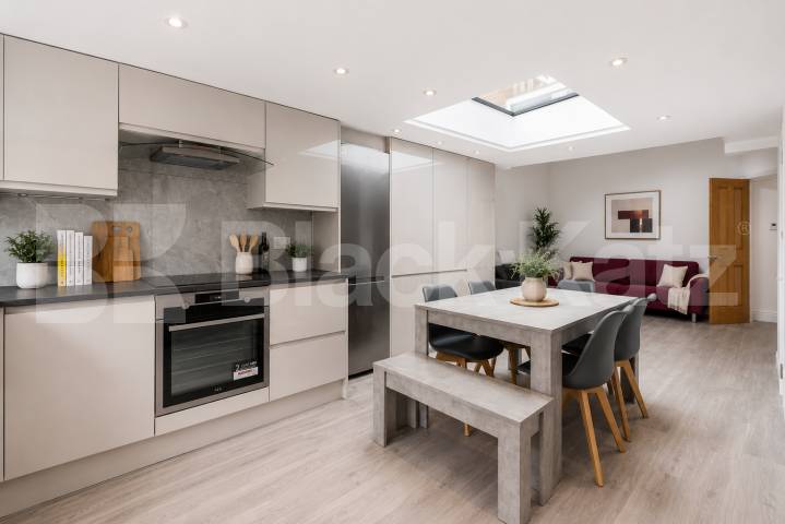 Stunning Six Bedroom House with Three Bathrooms & Private Garden Pakeman Street , Holloway