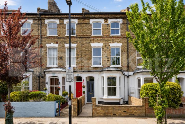 Stunning Six Bedroom House with Three Bathrooms & Private Garden Pakeman Street , Holloway