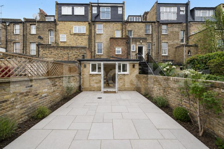Stunning Six Bedroom House with Three Bathrooms & Private Garden Pakeman Street , Holloway