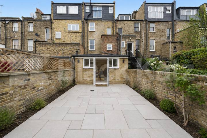 Stunning Six Bedroom House with Three Bathrooms & Private Garden Pakeman Street , Holloway