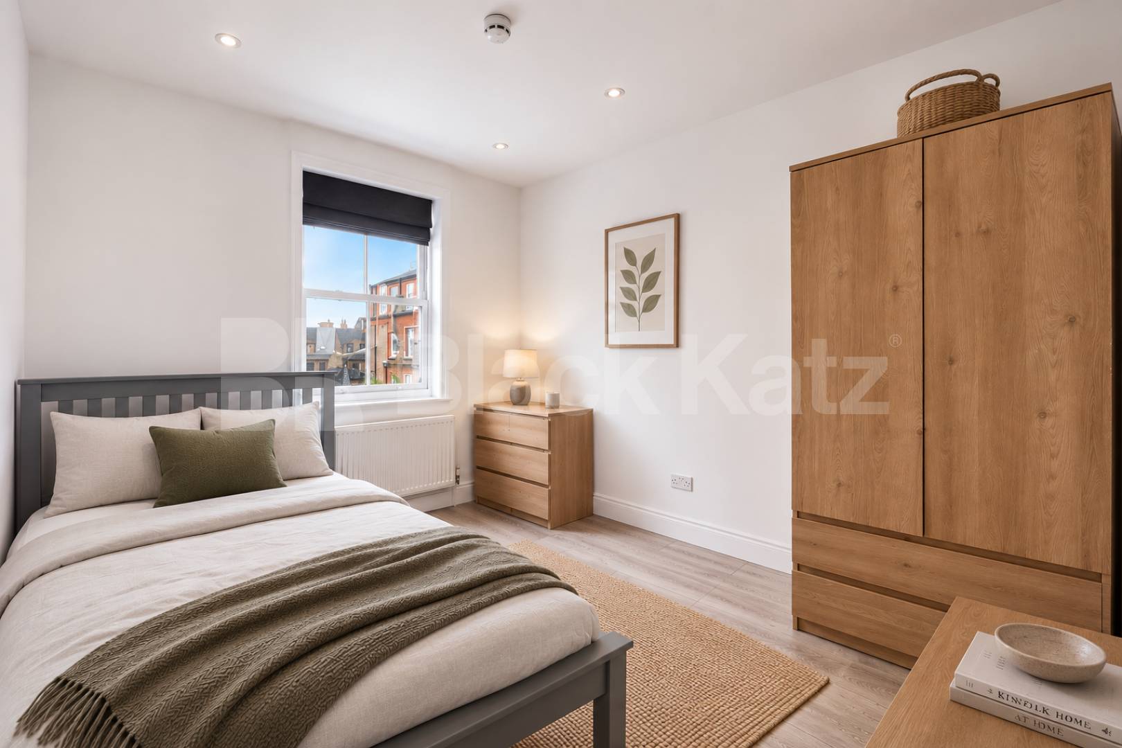 Stunning Six Bedroom House with Three Bathrooms & Private Garden Pakeman Street , Holloway