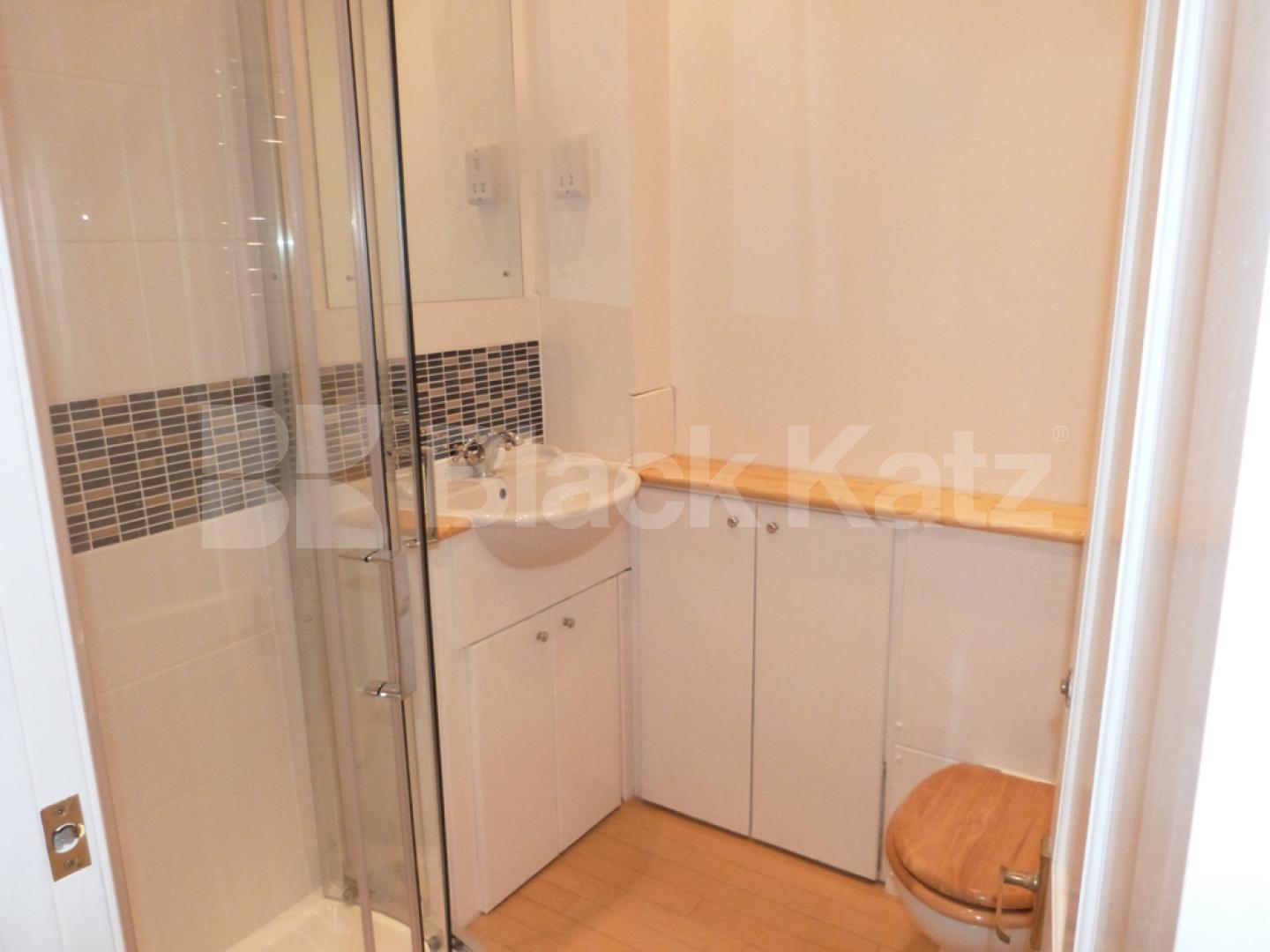			1 Bedroom, 1 bath, 1 reception Flat			 Pages Lane, Muswell Hill