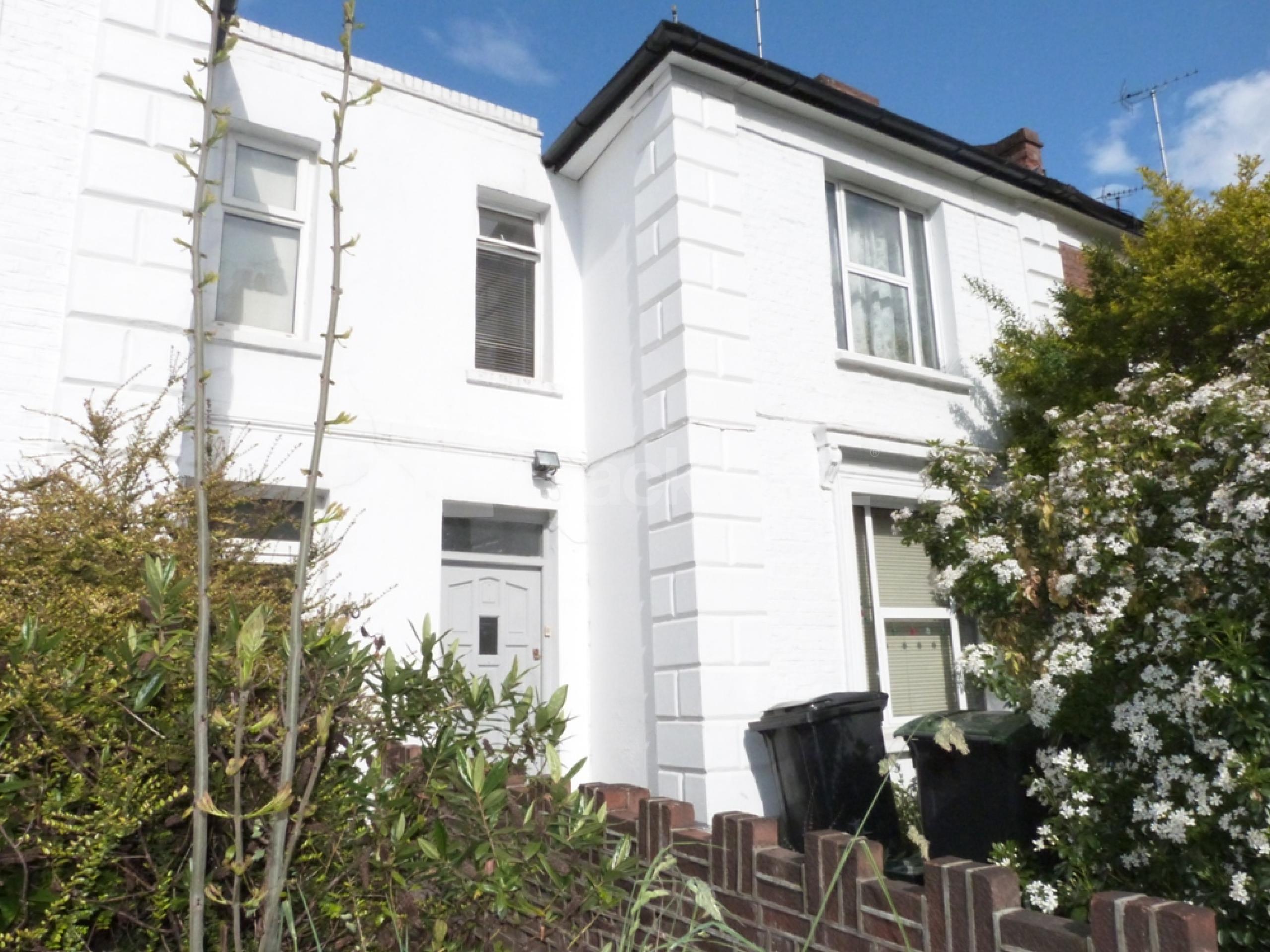 			4 Bedroom, 1 bath, 1 reception House			 Park Road, Crouch End n8